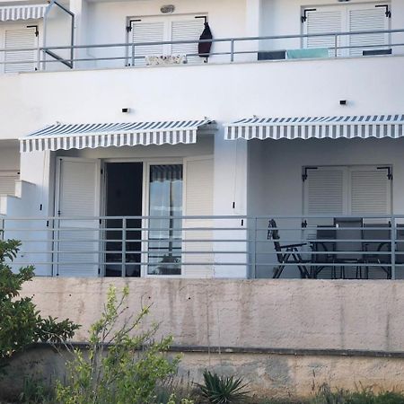 Apartman Ylli Nečujam Esterno foto