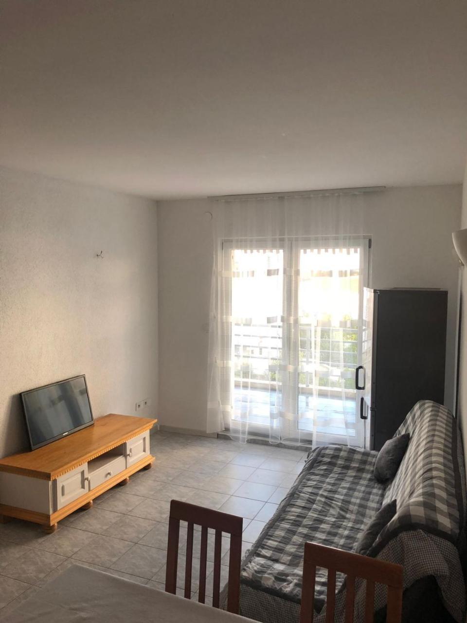 Apartman Ylli Nečujam Esterno foto