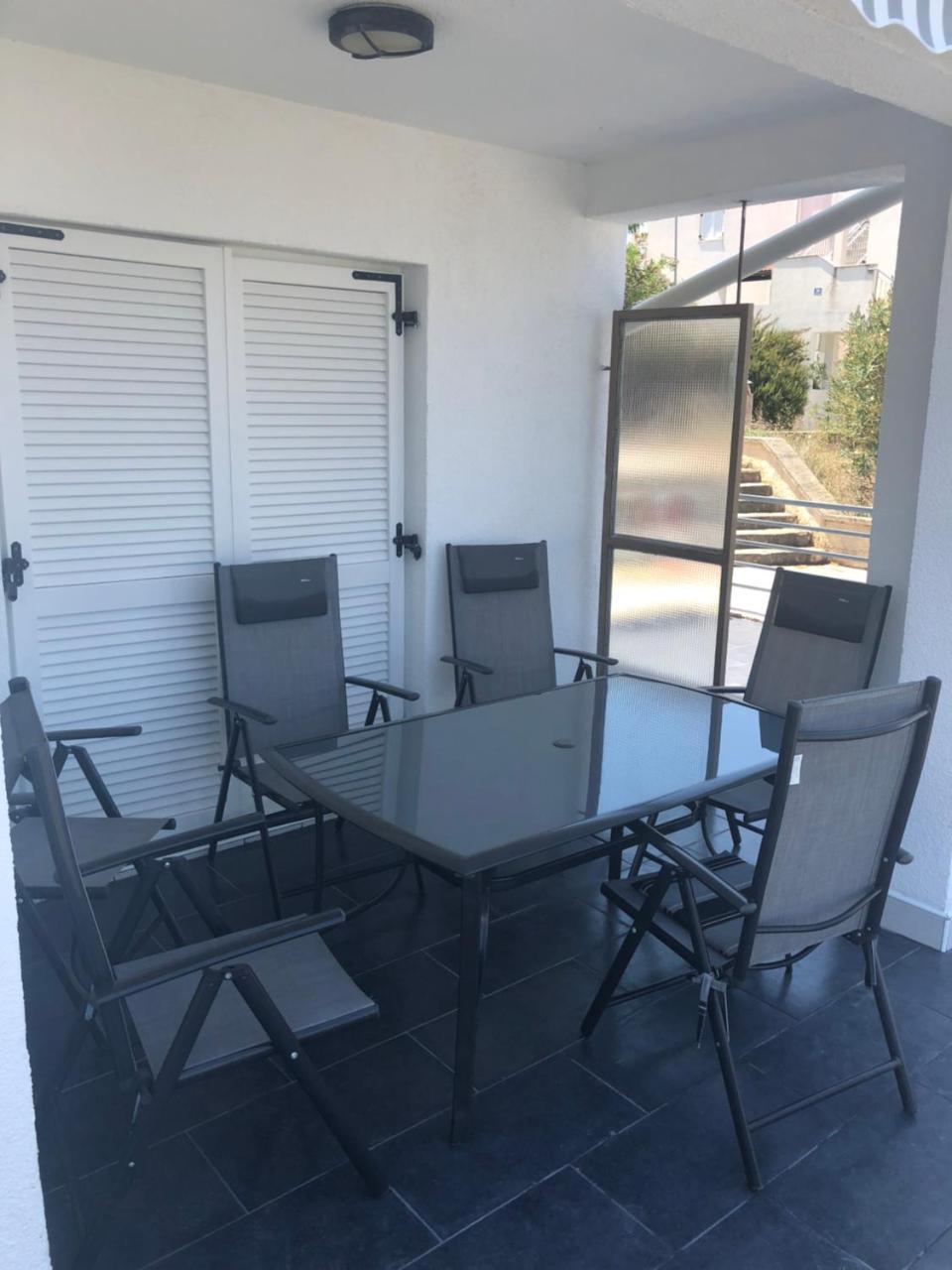Apartman Ylli Nečujam Esterno foto