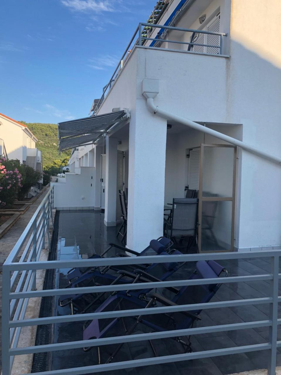 Apartman Ylli Nečujam Esterno foto